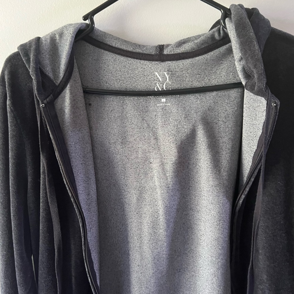 New York and company sweatpants and zip up hoodie